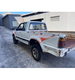 Mazda B2500 4X4